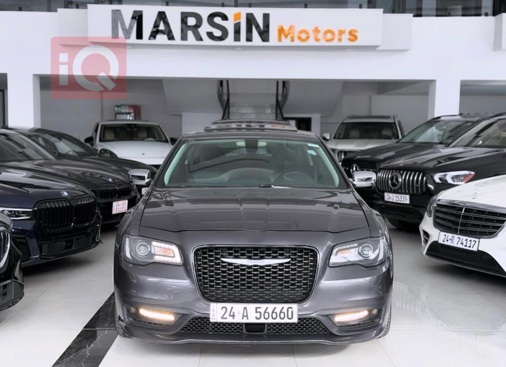 کرایسلەر 300